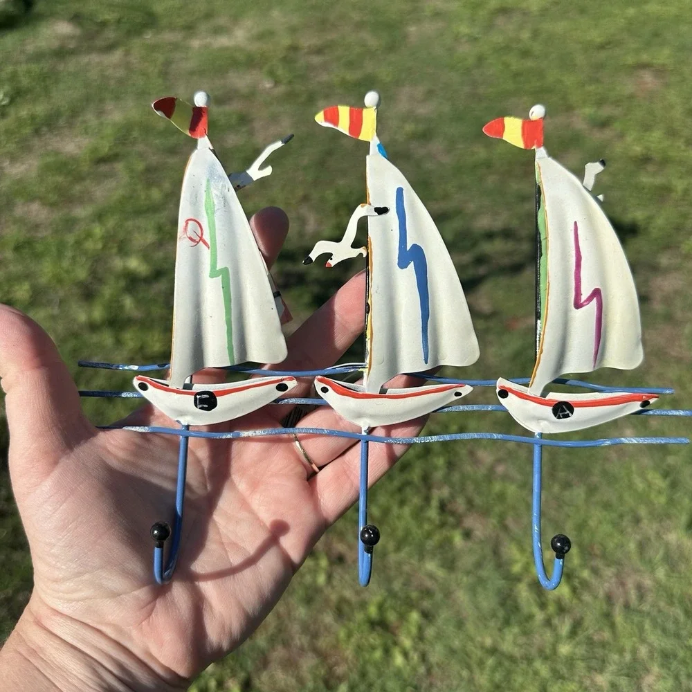 VINTAGE‎ Three Sailboat Boats Wall Coat Hanger Seagulls Metal Beach Nautical 3D